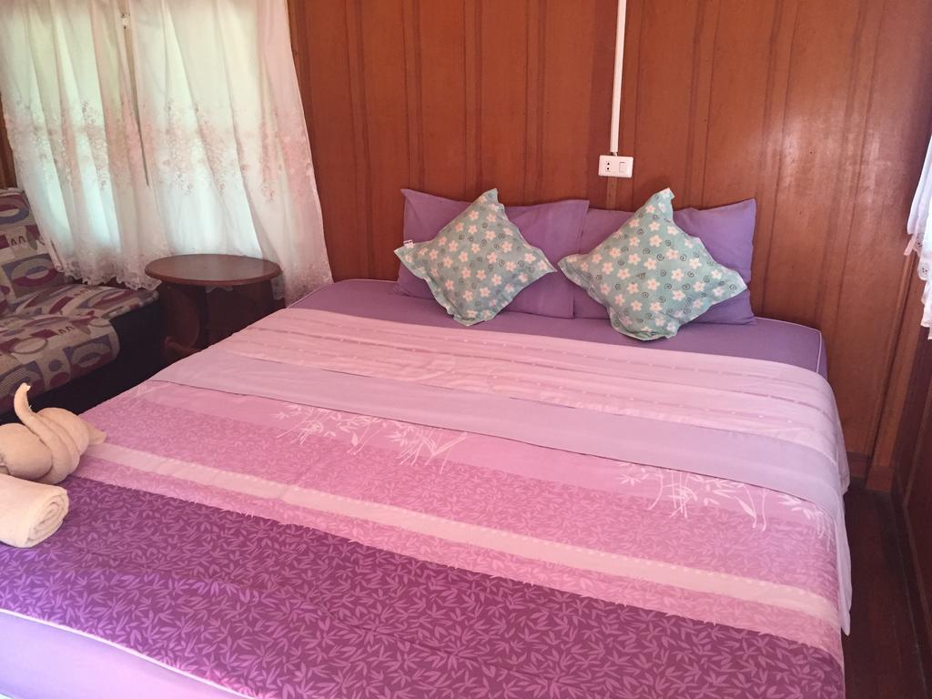 Sin U Rai Resort Koh Larn Habitación foto